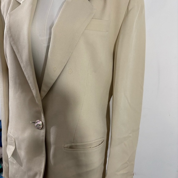 Talbots Petites Women’s Sz 6 Cream Ivory 100% Silk Blazer Jacket Lined Button - Picture 5 of 16